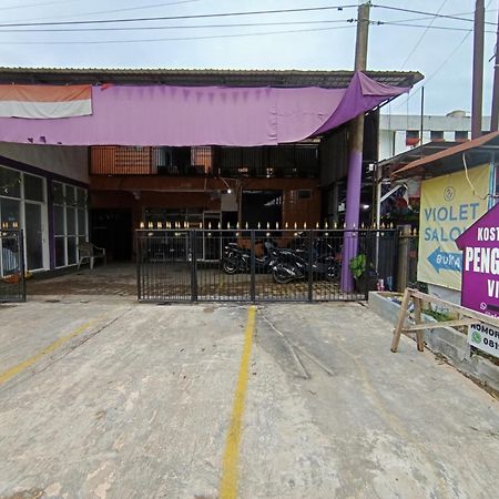 Penginapan Violet Doorz Syariah Banjarbaru Exteriör bild
