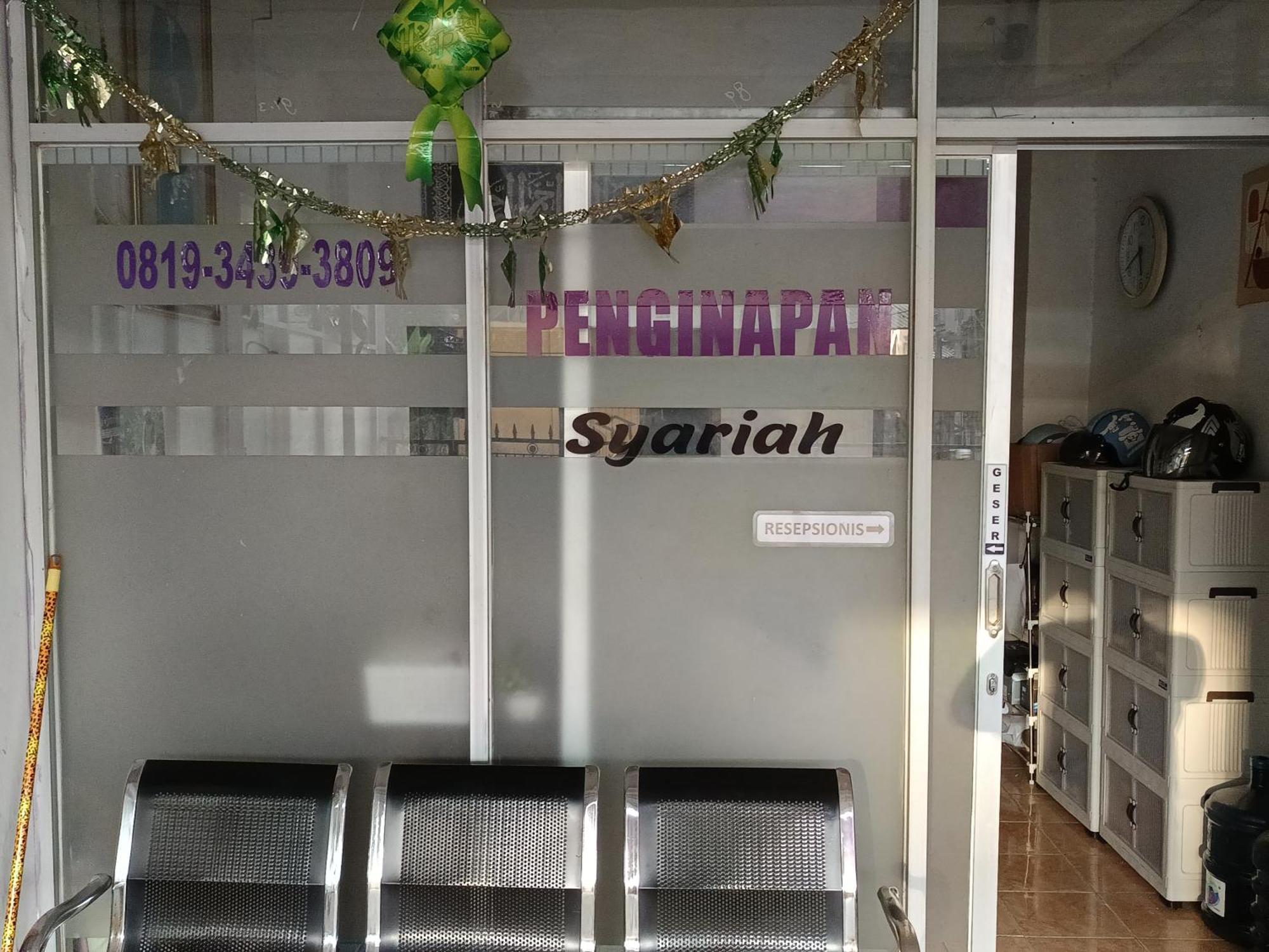 Penginapan Violet Doorz Syariah Banjarbaru Exteriör bild